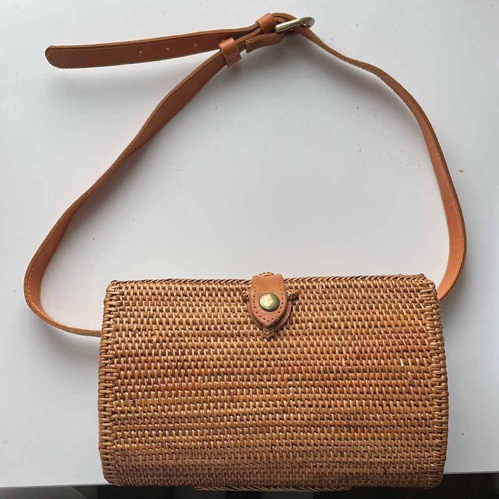 Sunshine Tienda Leather Woven Belt Bag